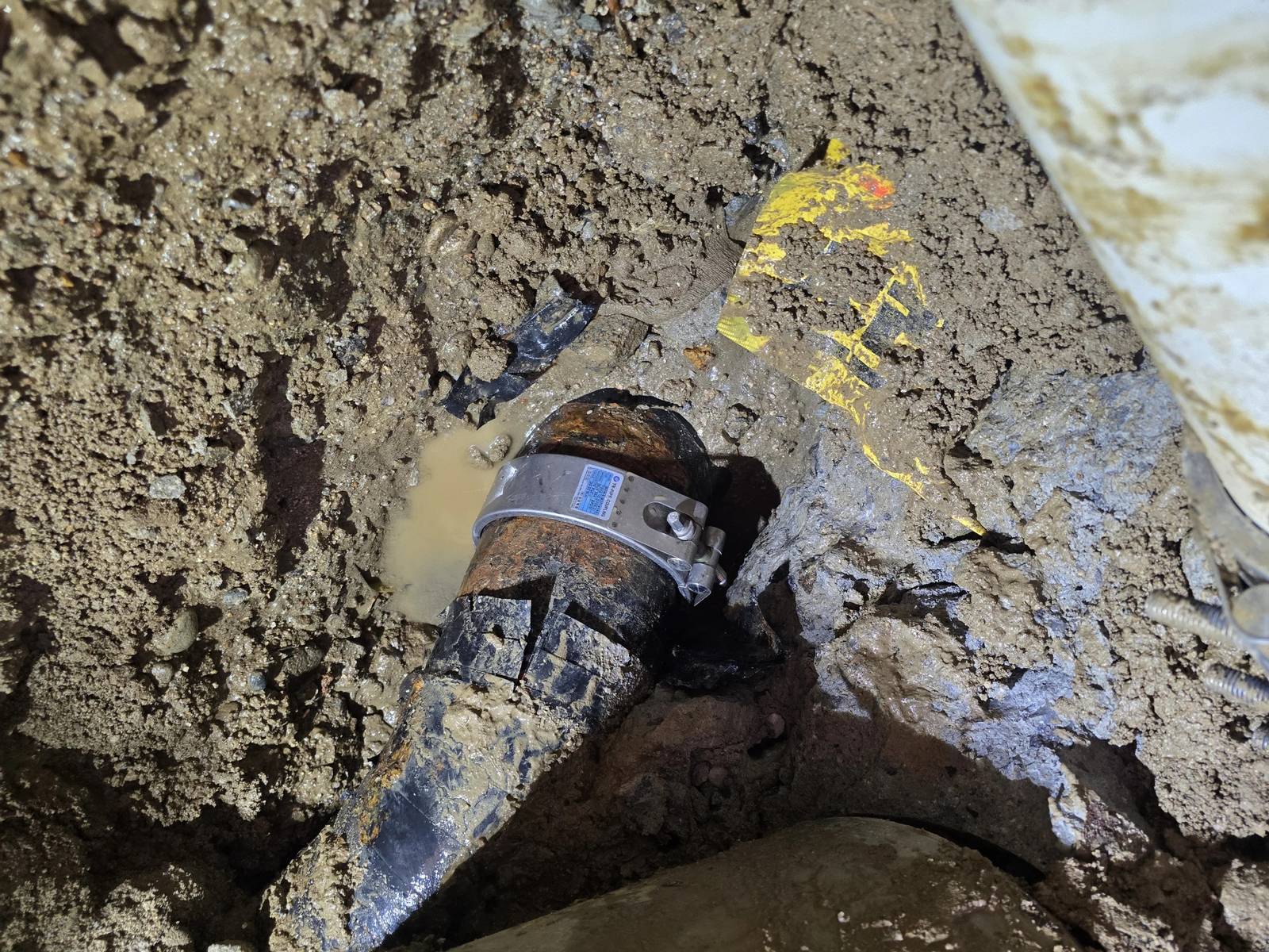 시장 150mm 강관 엘보 부위 멀티조인트 보수 현장